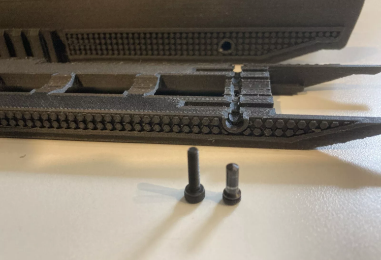 Mossberg 500 (Handguard Factory Pinned) Picatinny fore stock with removable rail